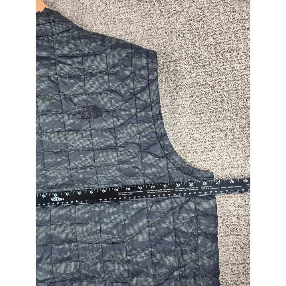 The North Face Mens Thermoball Quilted Vest Camo Green Black XXL Full Zip Puffer